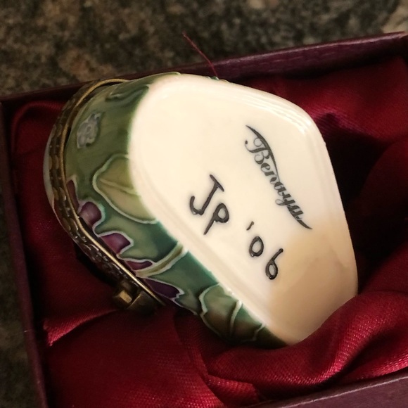 NWOT BENAYA BY INNOVATION ENAMEL TRINKET BOX - Picture 4 of 11